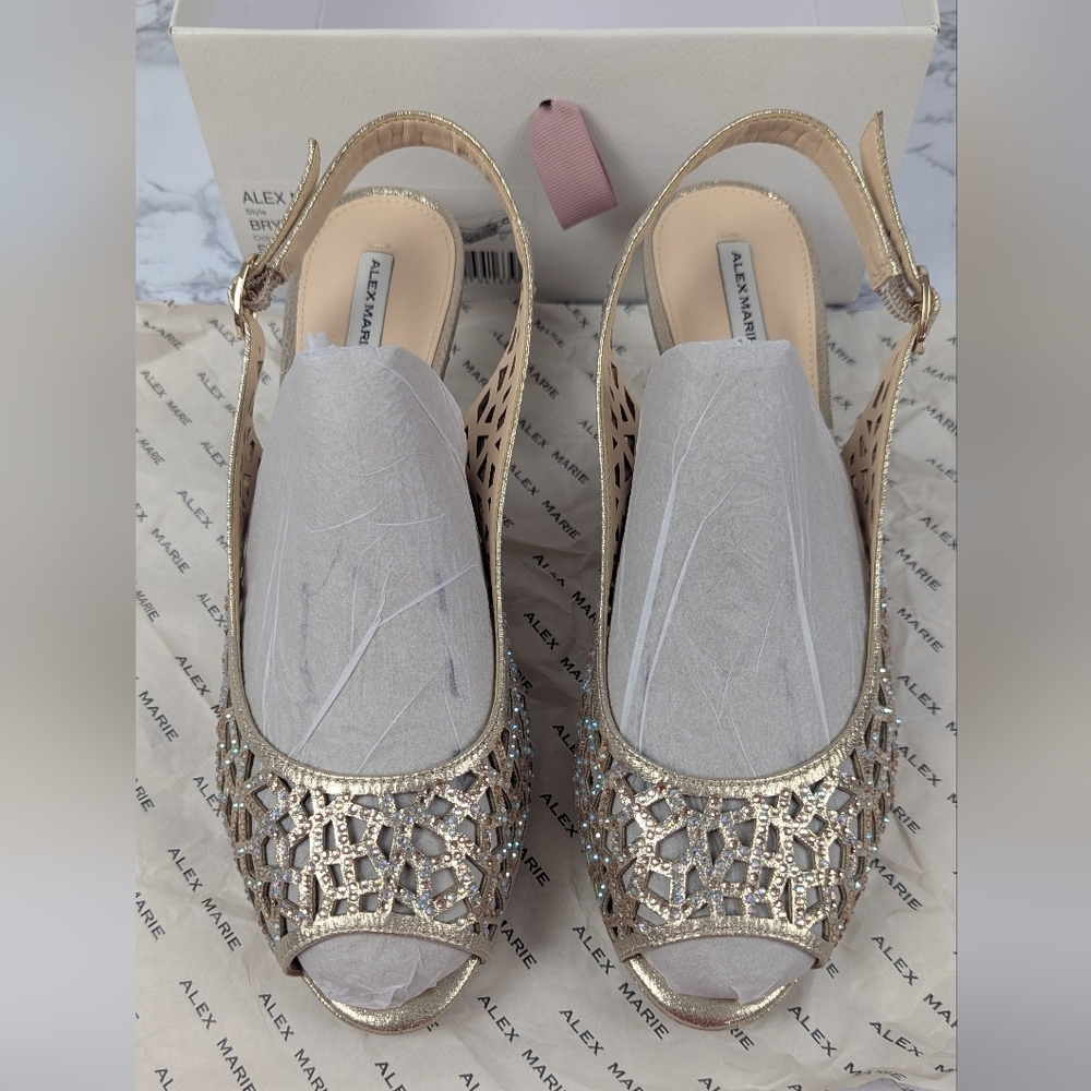 Alex Marie Bryshon Size 8.5 Sandals Gold Pumps Excellent Condition Original Box